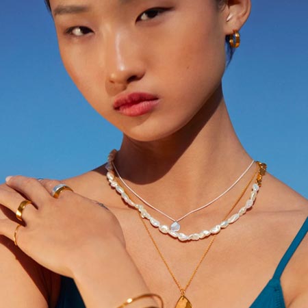 lady wearing jewellery